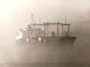 Т х «Юрий Савинов», тут-то он в относительной безопасности, только в некоем загадочном тумане. - Юр.С.4.jpg