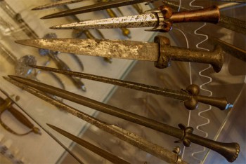 Немного из Шекспира - Кинжалы.jpg