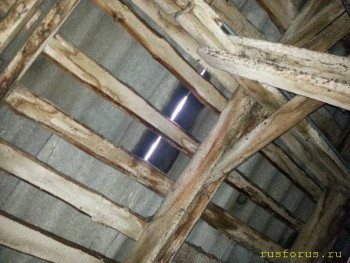 Подбить что-нибудь к щели крыши. - image.jpg