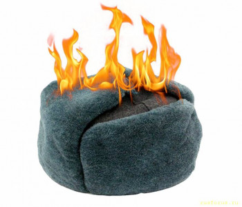 Гимназист с подвязанной галстуком щекой - шапка горит!!.jpg